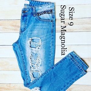 Sugar Magnolia Distressed Jeans Sz 9